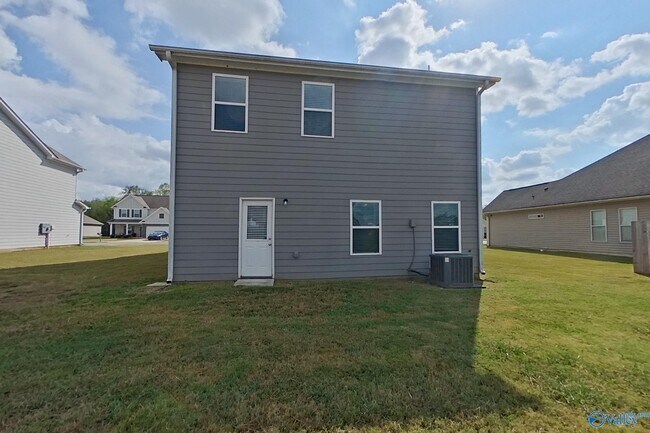 Building Photo - 1067 Pilgrim Ln