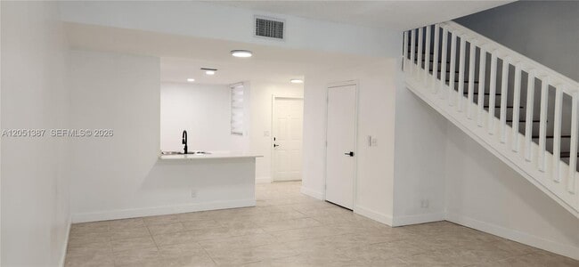 Building Photo - 1599 Veracruz Ln
