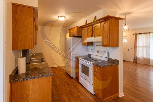 Building Photo - Available Now in Flint Twp.!!
