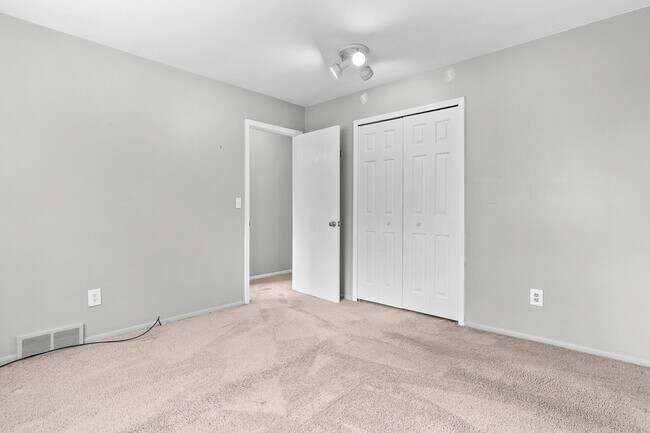 Building Photo - 273 Mc Kinley Dr