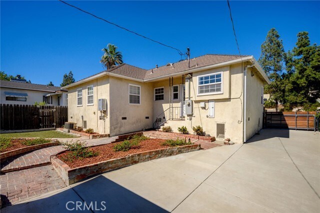 Building Photo - 2930 Mayfield Ave