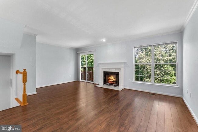 Building Photo - 2204 Commissary Cir
