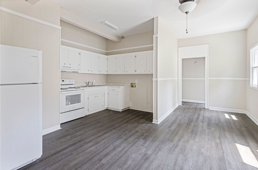 Kitchen/Dining - 521 Bayne St