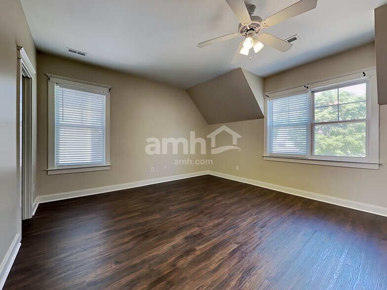 Building Photo - 2612 Merion Hills Ct