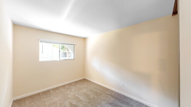 Building Photo - 18163 Happy Ln