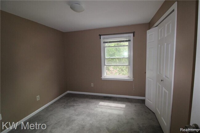 Building Photo - 311 Woodlawn Ave