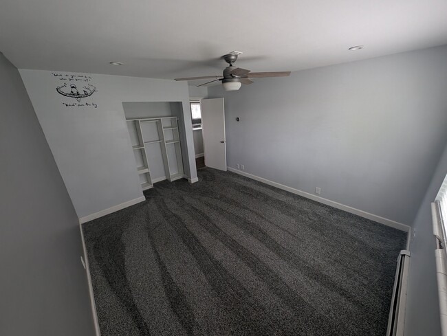 Building Photo - 6358 Mt Vernon Dr