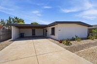 Building Photo - 1609 E Gaylon Dr
