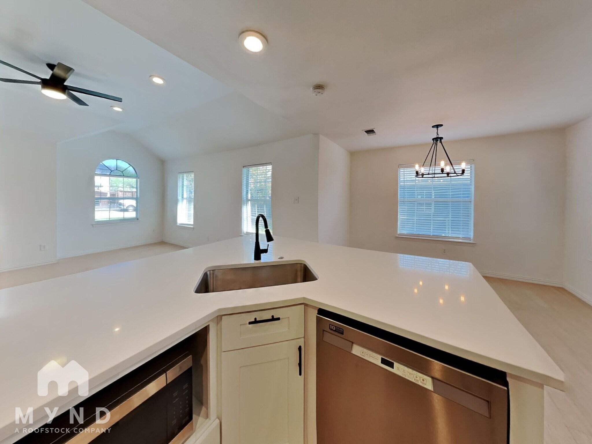 Building Photo - 1503 Pearson Ave