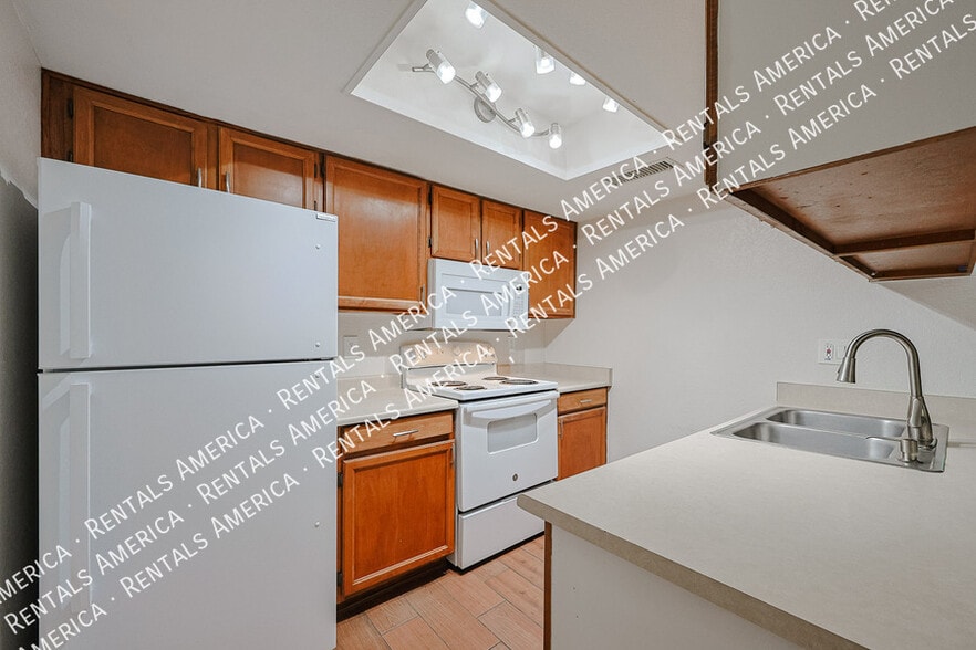 Building Photo - 8888 N 47th Ave