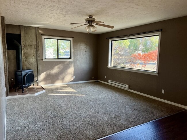 Building Photo - 366 S 100 E