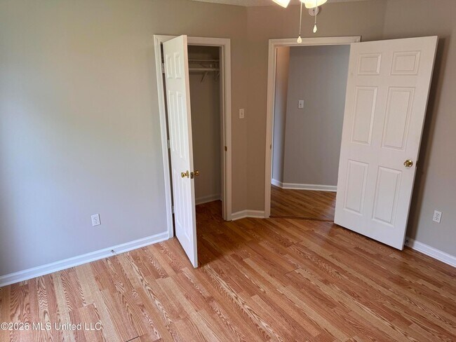 Building Photo - 5628 Kaitlyn Dr E