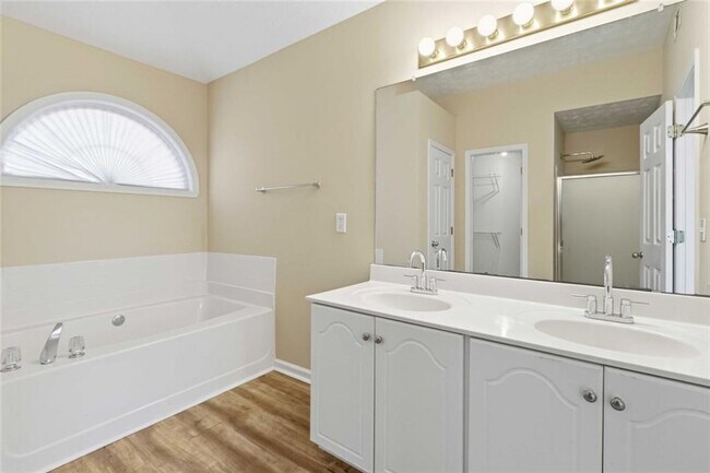 Building Photo - 3004 Clemson Pl