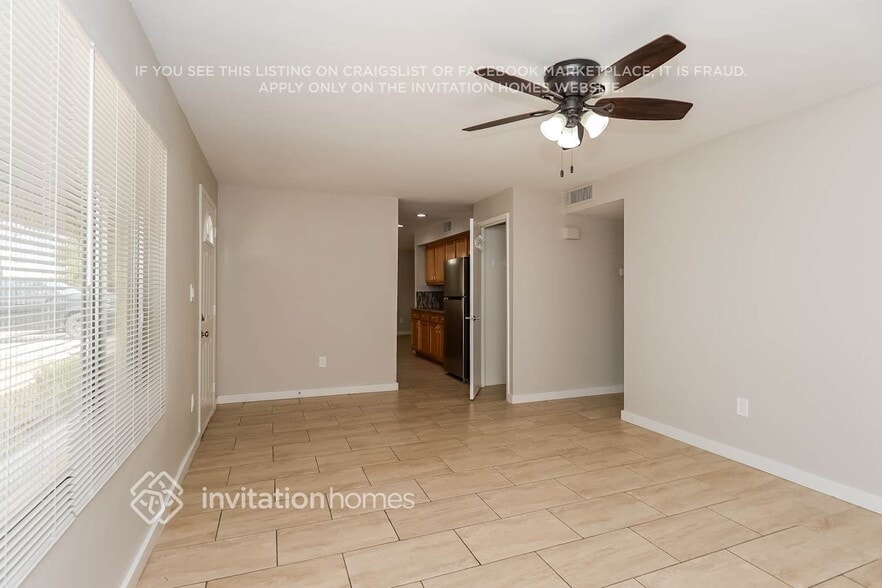 Building Photo - 2211 N 54th Ln