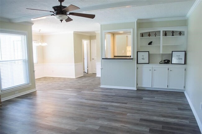 Building Photo - 18119 Shadow Valley Dr