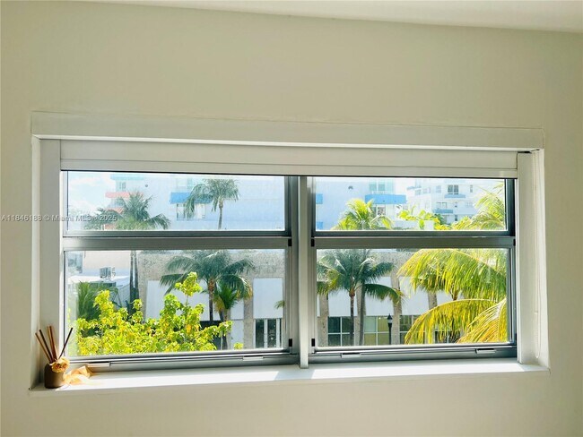 Building Photo - 240 Collins Ave