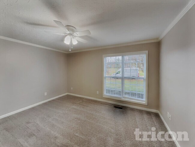 Building Photo - 146 Abbey Rd