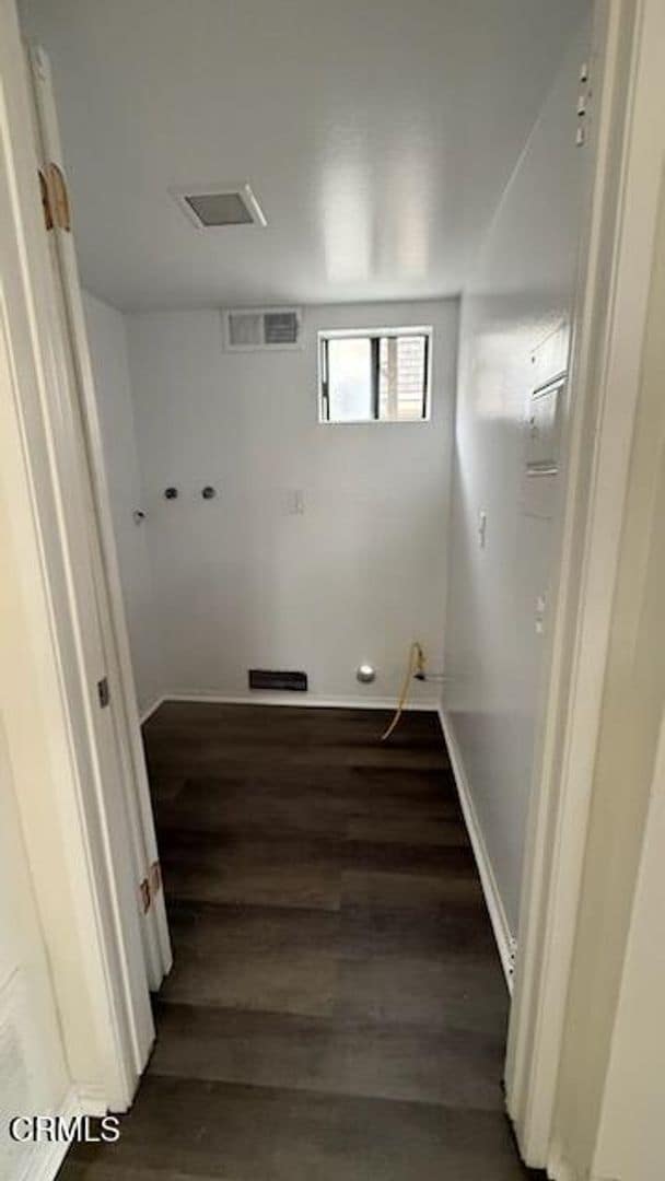 Building Photo - Updated 2-Bed, 2-Bath Condo in Downtown Ox...