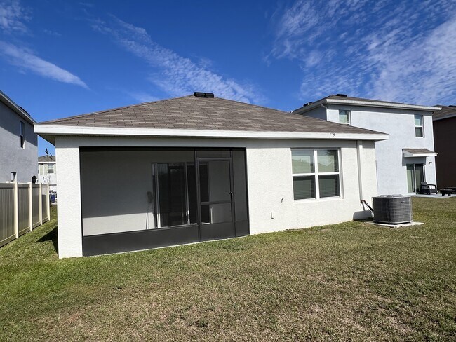 Building Photo - 34012 Jasper Stone Dr