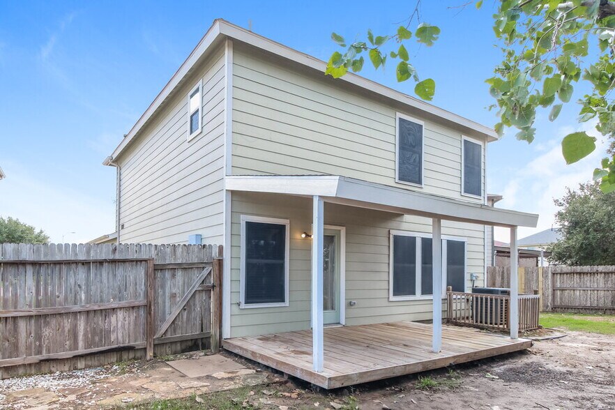Building Photo - 7807 Pasture Spring Ln