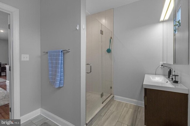 Building Photo - 2524 Sepviva St