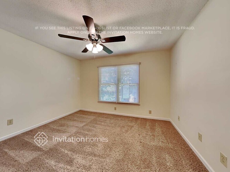 Building Photo - 3600 Willowtree Ln