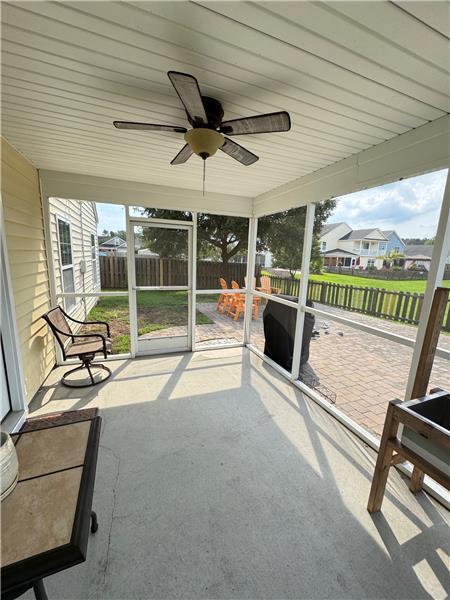 Building Photo - 320 Grasslands Dr