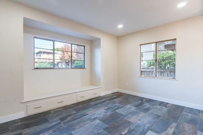 Building Photo - Thoughtfully Updated 2 bedroom Home in Pacific Grove