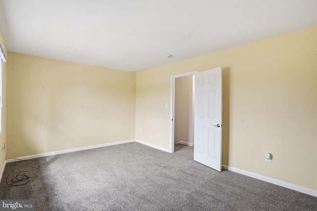 Building Photo - 1623 New Windsor Ct