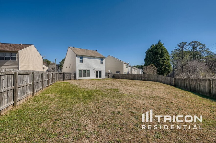 Building Photo - 1672 Woodsford Rd