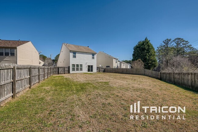 Building Photo - 1672 Woodsford Rd