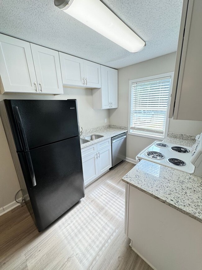 Building Photo - Fully Renovated 3bd/1ba House in Troutman close to lake, downtown Troutman, and even closer to I85