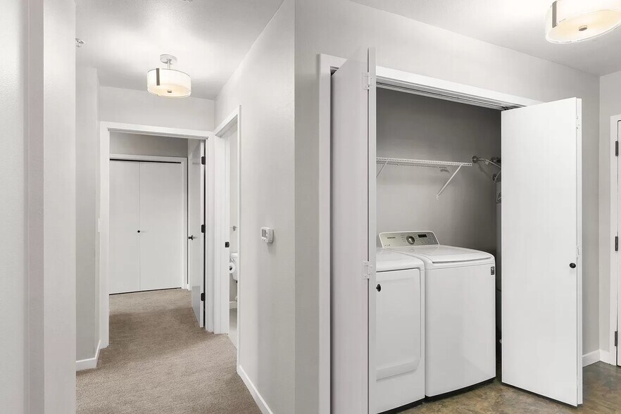 Building Photo - 1127 Broadway St NE