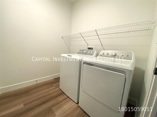 Building Photo - 947 W Coral Charm Wy