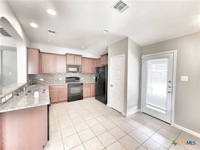 Building Photo - 761 Wolfeton Way