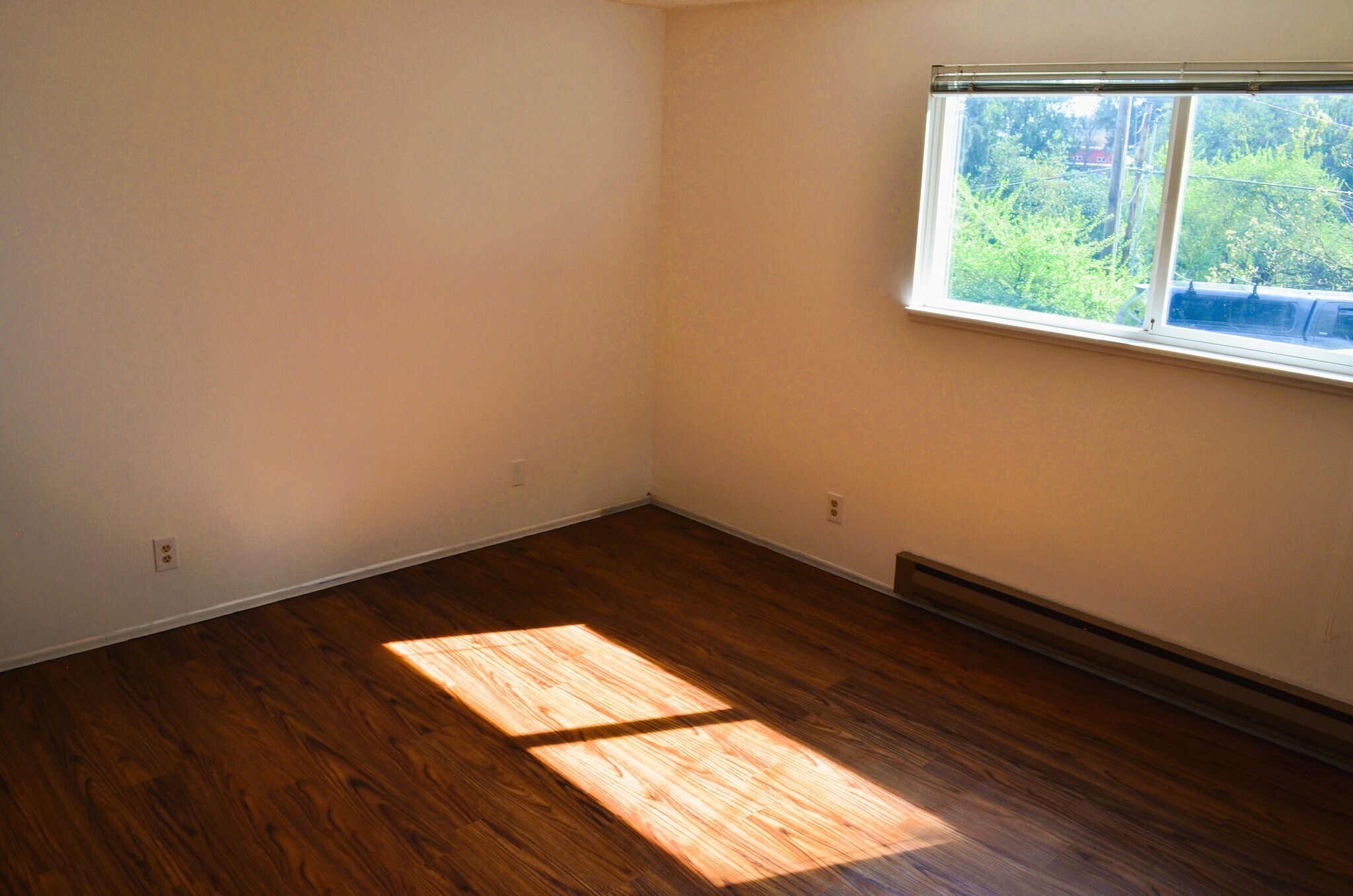 Building Photo - 317 Linn Ave