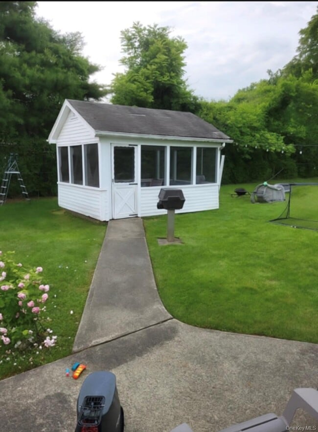 Building Photo - 73A E Railroad Ave