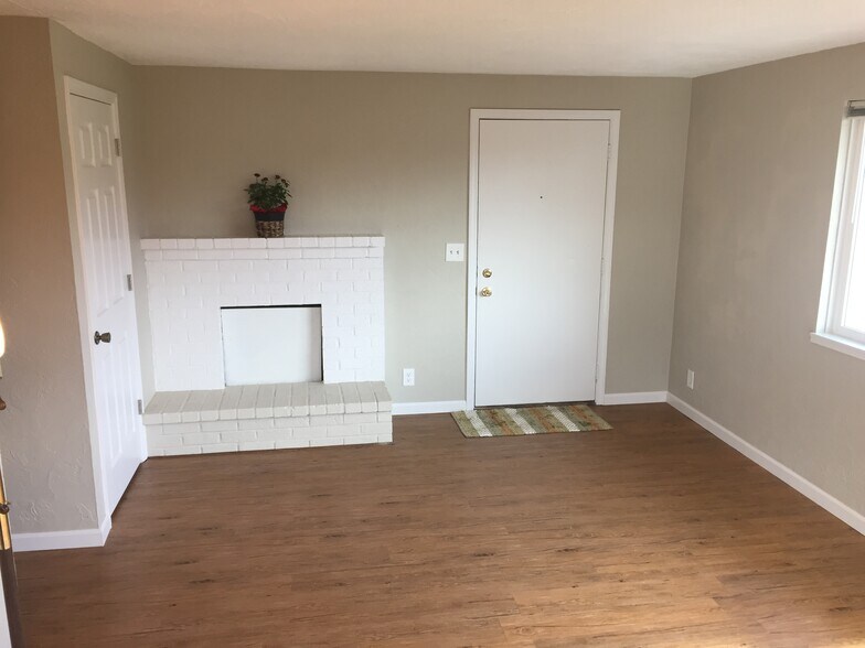 Building Photo - 520 N 38th Pl