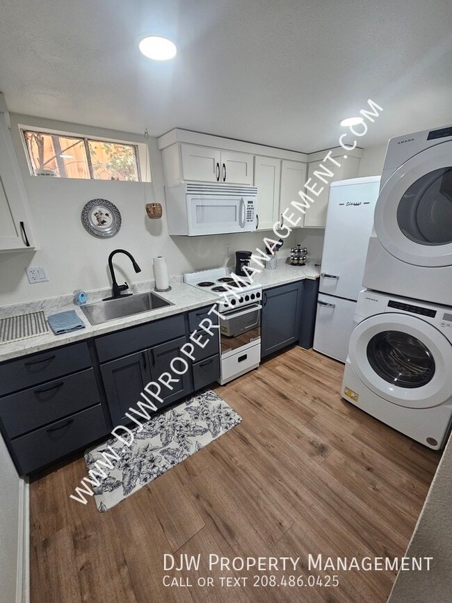 Building Photo - 2119 Cleveland Blvd