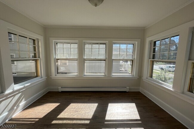 Building Photo - 16 Oxford St