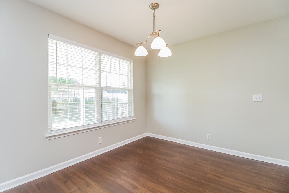 Building Photo - 1609 London Gardens Ct