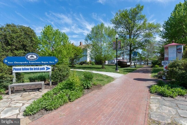 Building Photo - 207 Dodson Ave