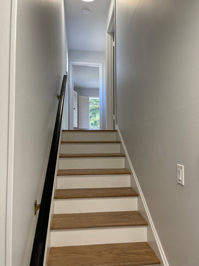 Stairs - 22 Pinecrest Terrace