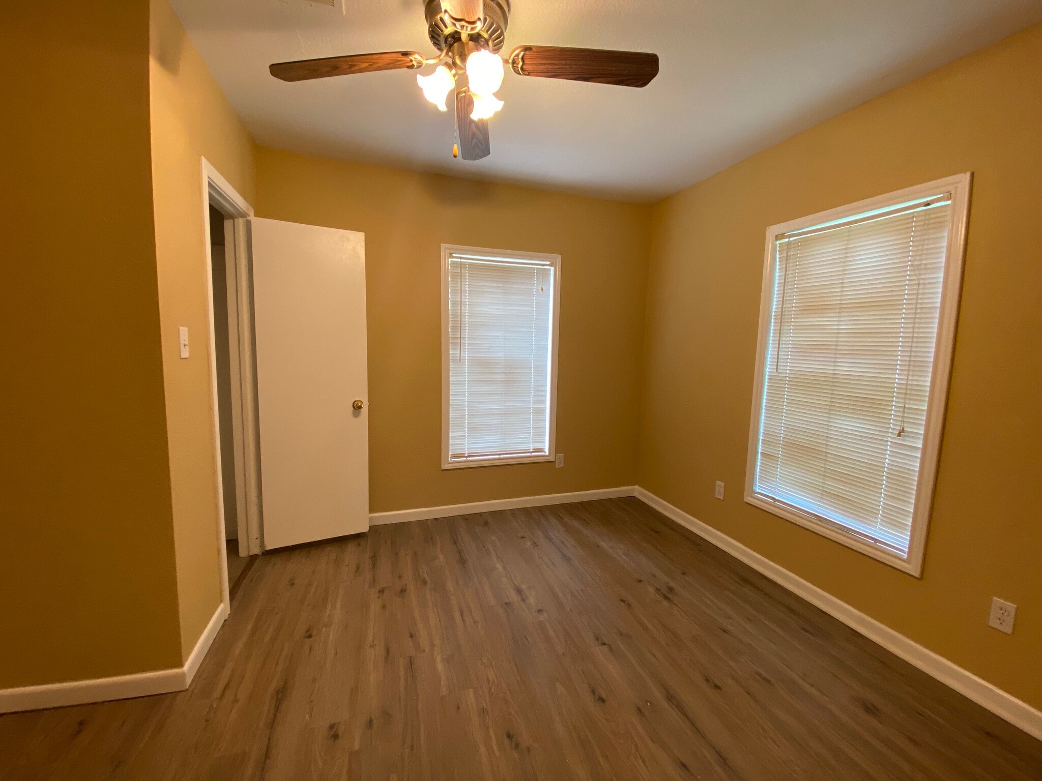 Building Photo - 310 Hillcrest St