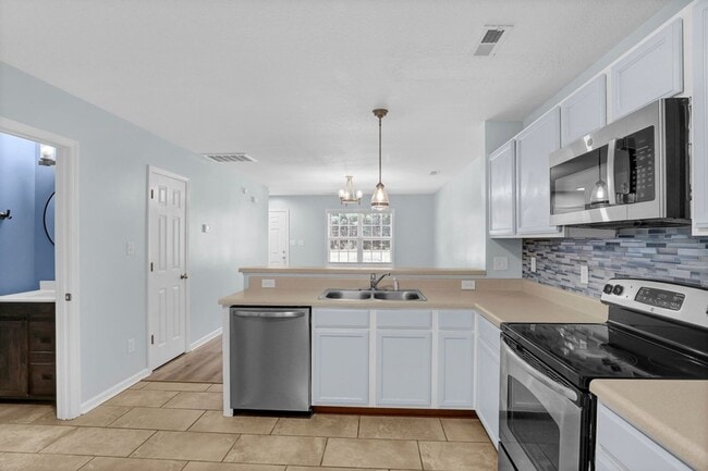 Building Photo - 1402 Old Folkstone Rd., Unit 2