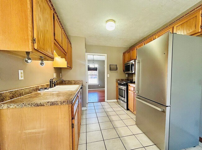 Building Photo - 205 Sparrow Dr