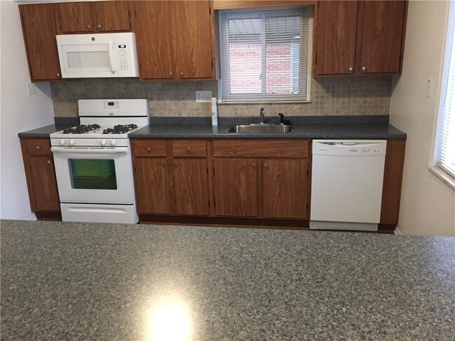 Building Photo - 7587 Lathers St