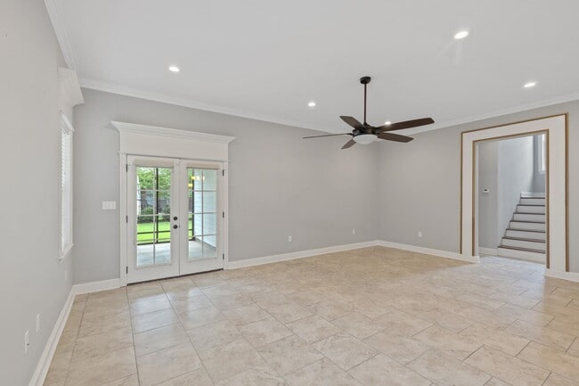 Building Photo - 5831 Weeping Willow Dr