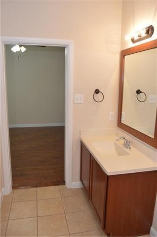 Building Photo - 544 Braewick Dr
