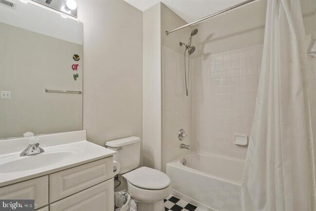 Building Photo - 2393 Watters Glen Ct
